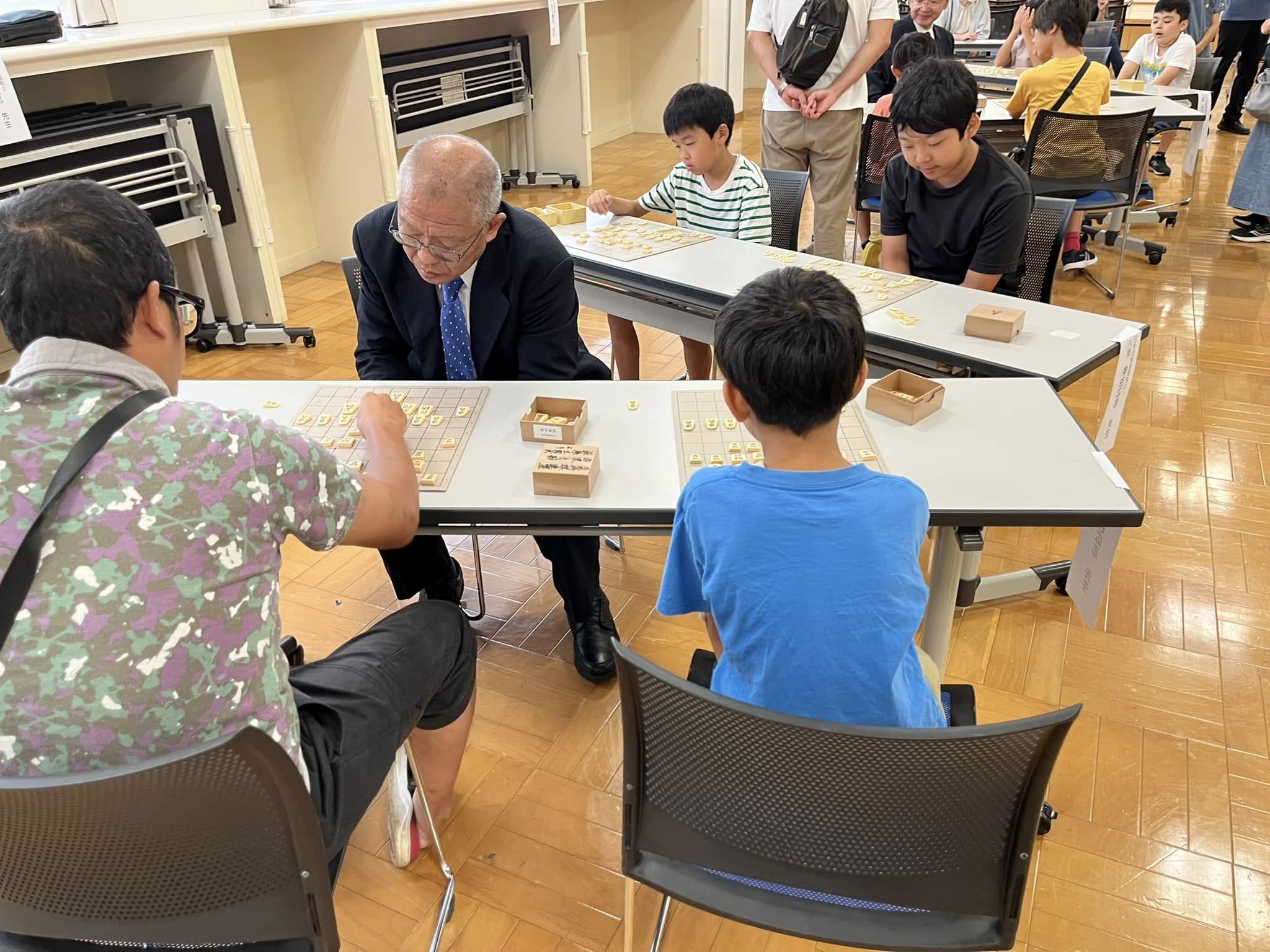 プロ棋士を招いての指導です