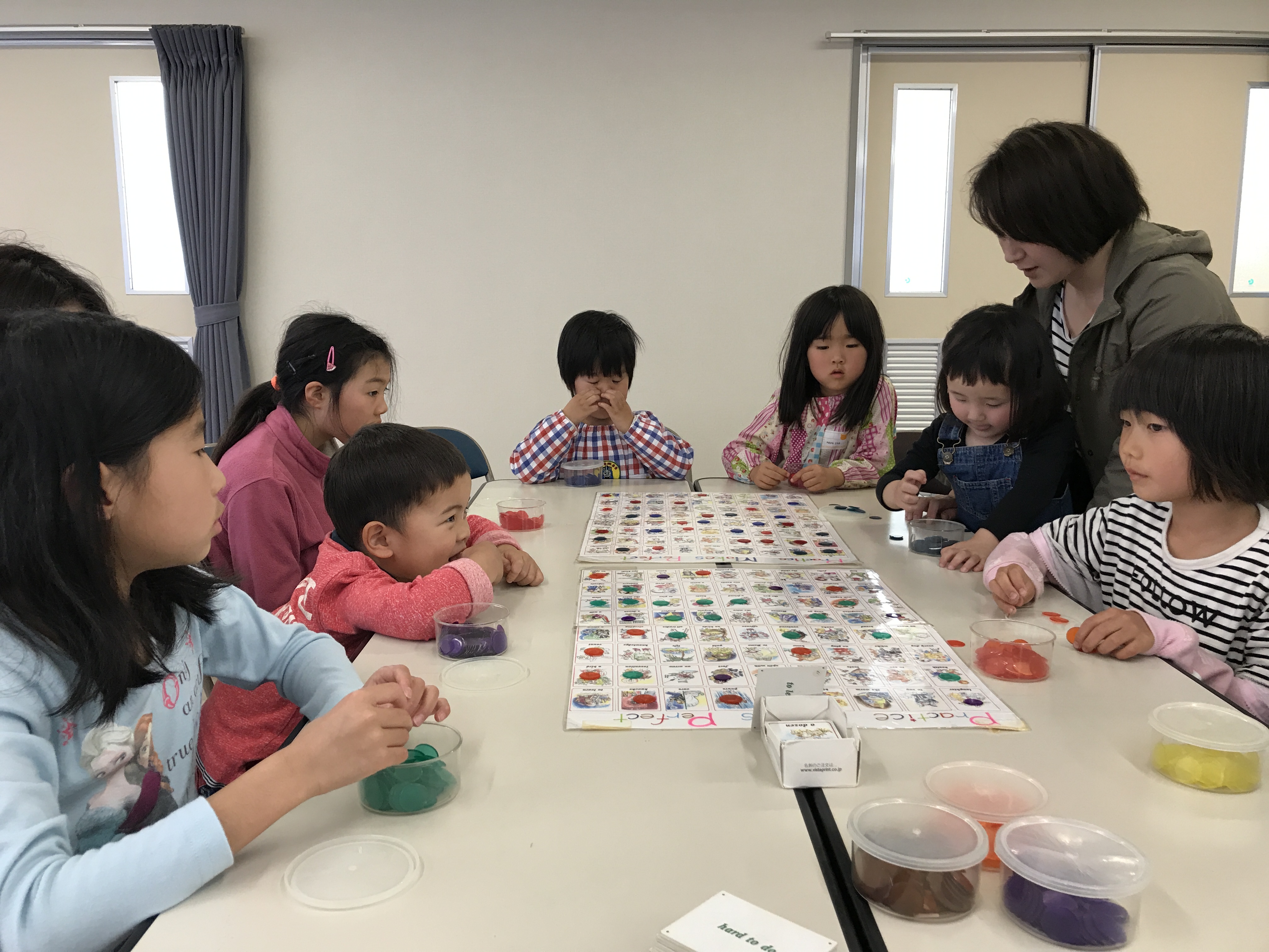 カラーオセロで『ことわざ英語かるた』♪(^_-)